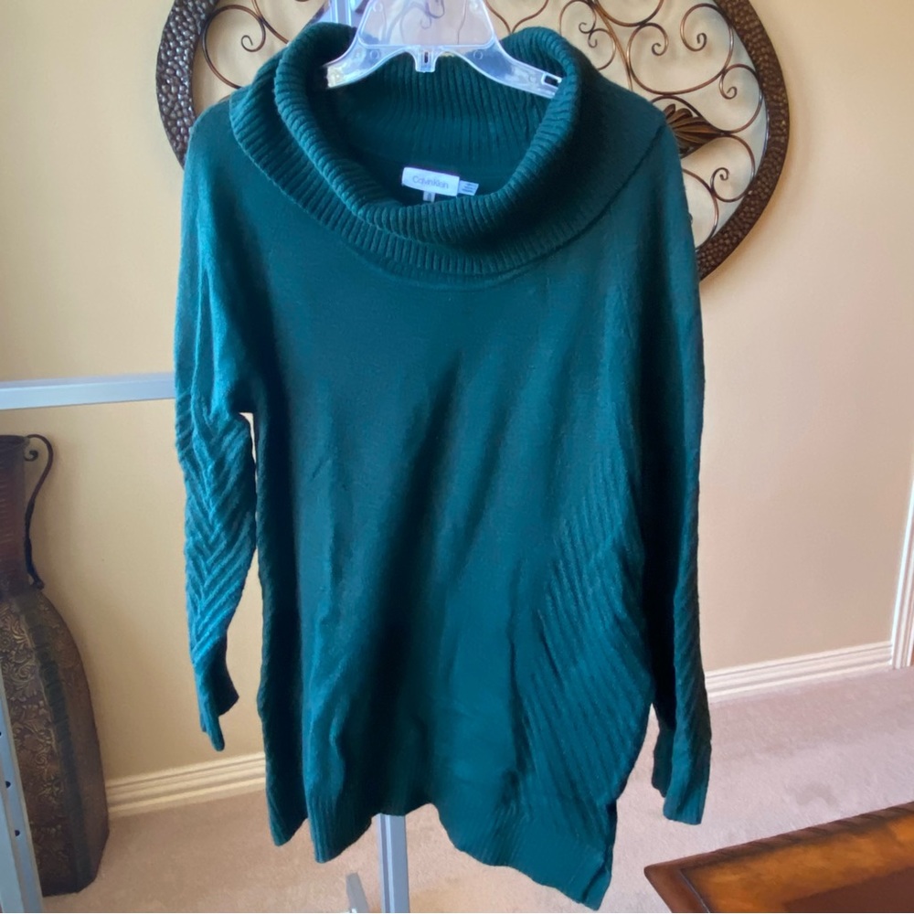 Green Calvin Klein sweater